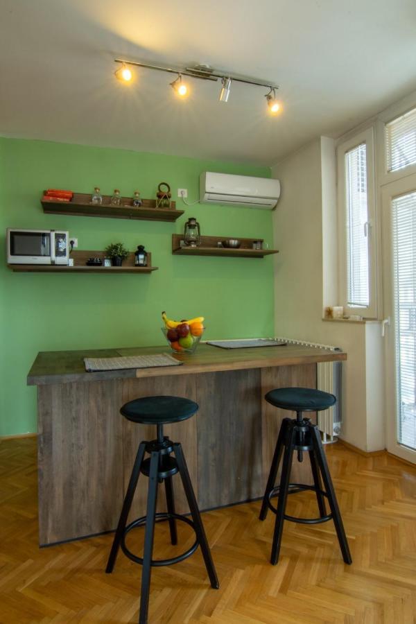 Green paradise square apartment Skopje Extérieur photo